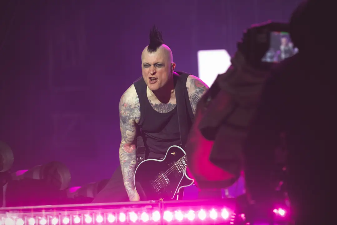 Broilers live im warmen Bühnenlicht (Rock am Ring, Nürburg)