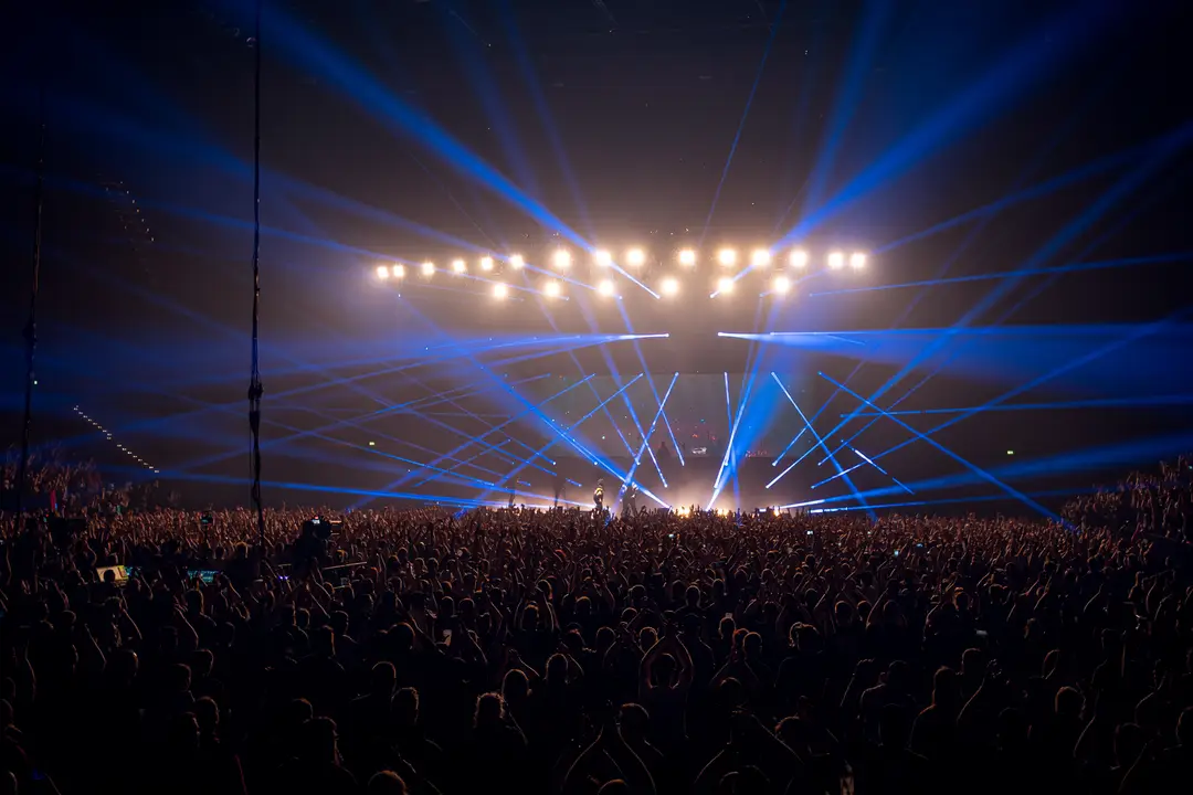 Electric Callboy live im Lichtgewitter der Show (Barclaycard Arena, Hamburg)