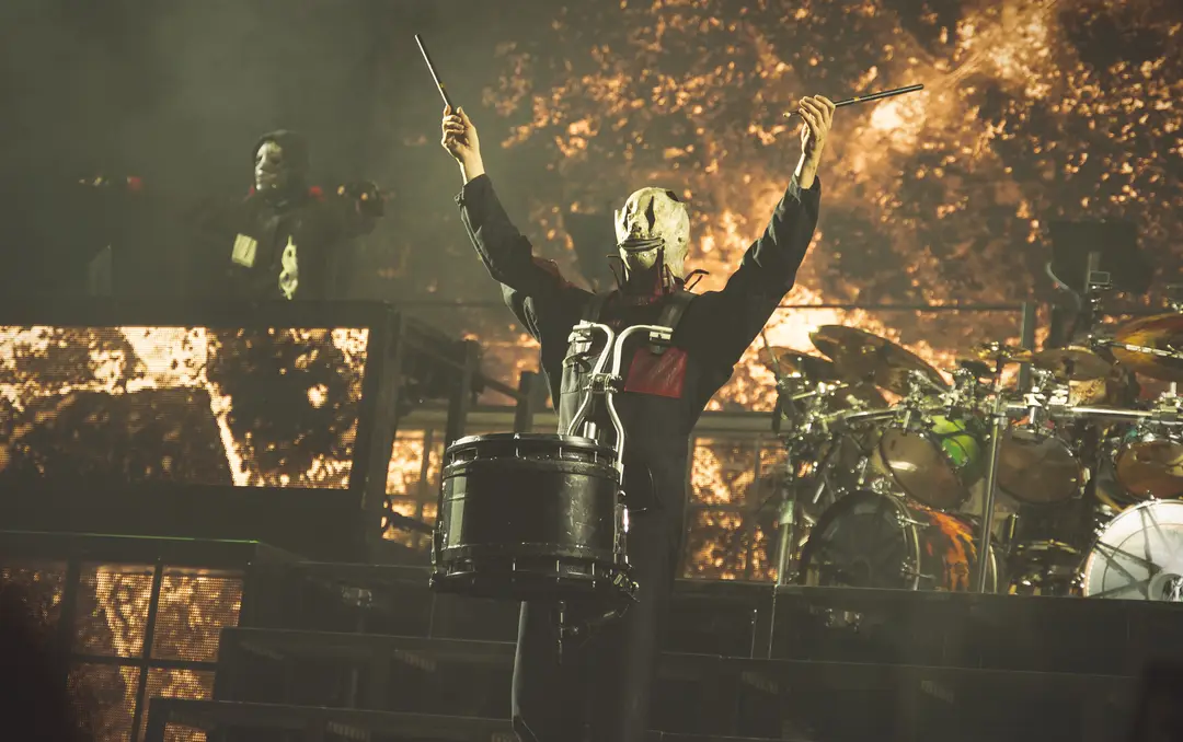Slipknot live in Rauch und rotem Licht (Sporthalle Hamburg, Hamburg)